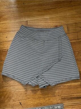 Boohoo Black & White Striped Patterned Skort